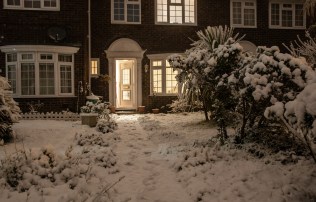 007310119snownightcrop