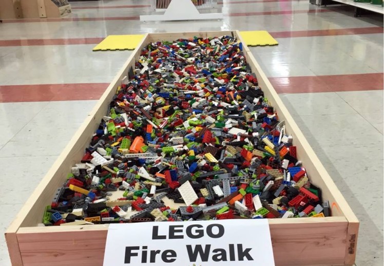 Lego-Fire-Walk